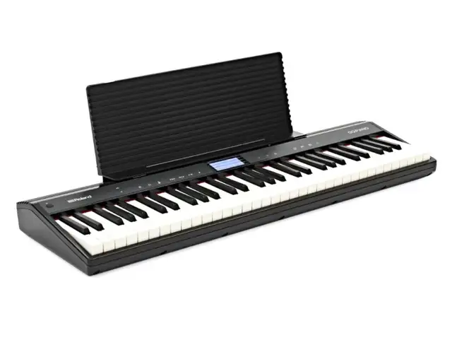 ROLAND GO 61 Key Portable Digital Piano with Speakers in Pianos & Keyboards in City of Toronto - Image 3
