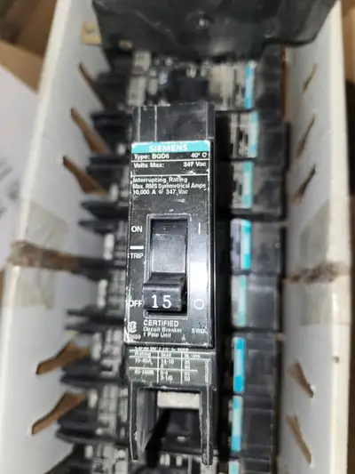 disjoncteurs / breakers Siemens BQD6115, View more