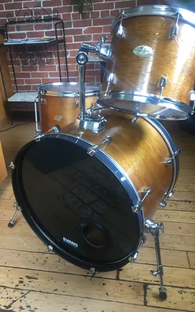 Pearl Forum 3 pc Drums set, View more