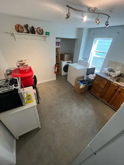 I have a fully furnished bedroom for rent with a queen size bed, new mattress, computer desk, and ch...