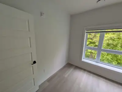 Private room available in a clean and quiet condo in Kitchener. Perfect for a working professional o...