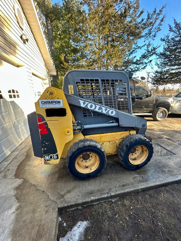 VOLVO SKID STEER KUBOTA ENGINE TRADES?? Heavy Equipment Parts