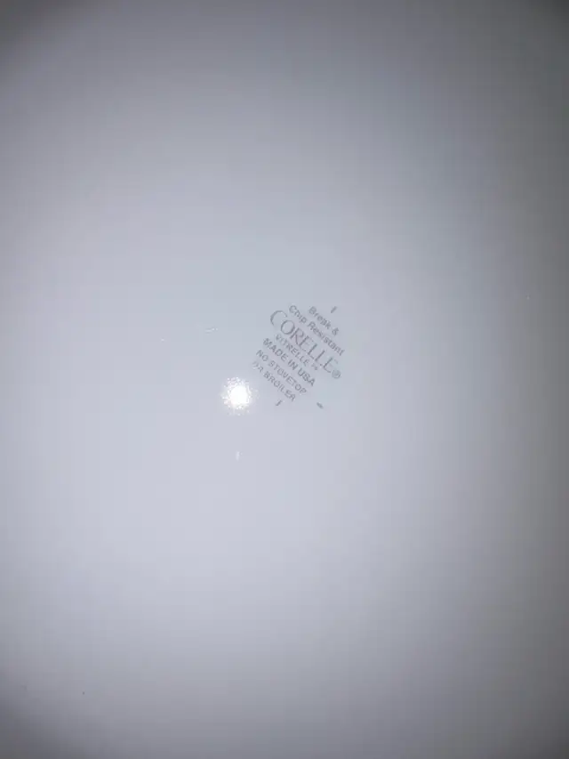 Corelle MANDARIN FLOWERS Dinner Plates, Set of 4 in Kitchen & Dining Wares in Mississauga / Peel Region - Image 5