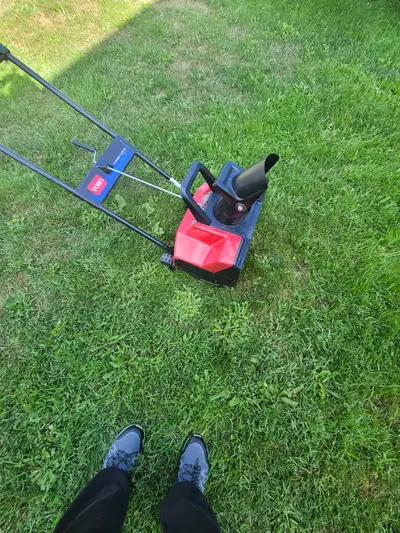 TORO ELECTRIC POWER CURVE SNOW BLOWER, View more