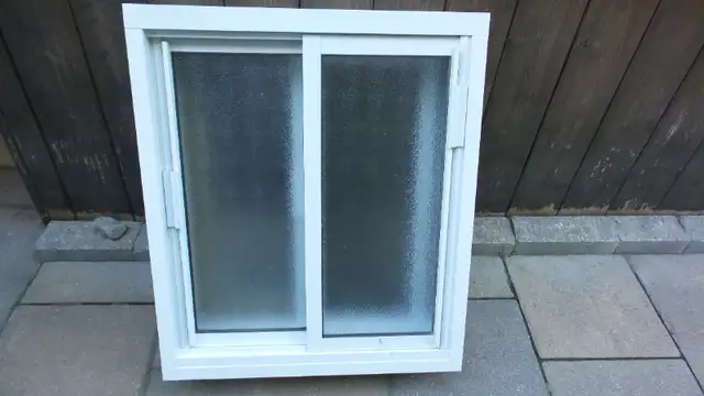 Fenêtre givrée pour salle de bain Thermo in Windows, Doors & Trim in City of Montréal - Image 3