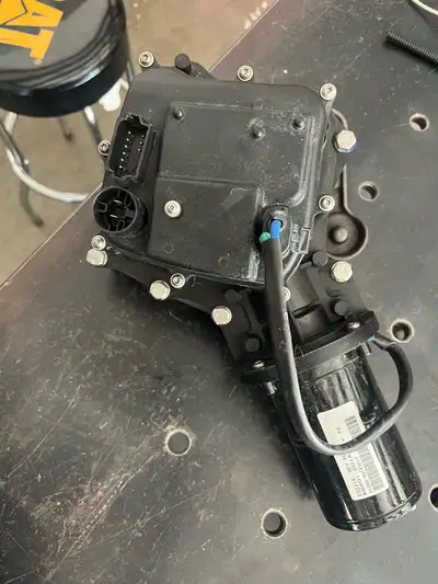 Selling this (IBR Actuator) from my 2013 Seadoo. It only has 32hrs on it when it was removed. I disa...