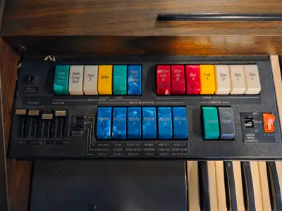 Lowrey Carnival organ , electric, it works.. free to whoever wants it 42" wide 24 " depth 34" high