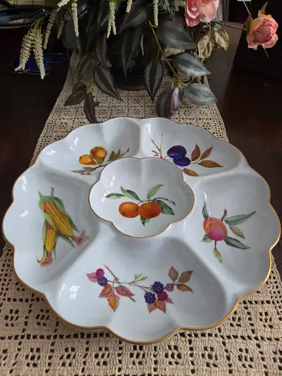 Royal Worcester Evesham Gold Crudité , View more