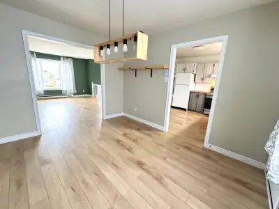 Cozy, recently renovated main-floor unit in the quiet and family-friendly Cowan Heights neighbourhoo...
