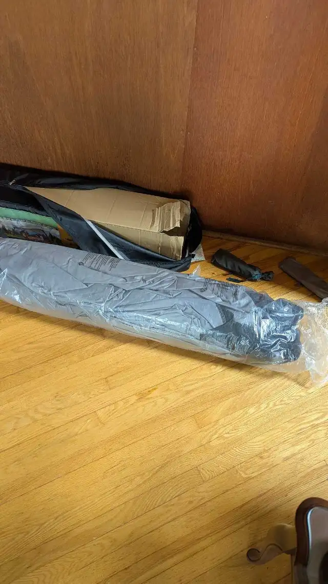 Coleman 11x11 screen tent with privacy walls  in Fishing, Camping & Outdoors in Ottawa - Image 6