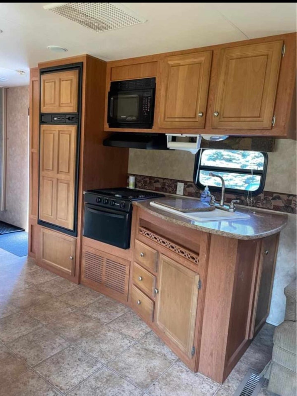 2009 Sportsman Select Travel Trailers & Campers Kamloops Kijiji