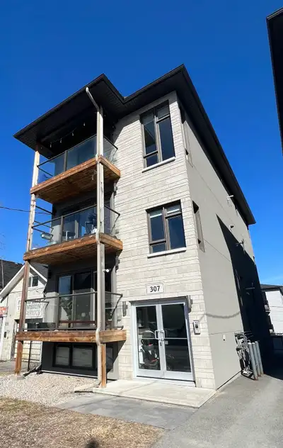 westboro triplex - 2 bed/1 bathroom
