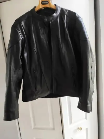 Moto leather jacket/Veste en cuir de Moto, View more