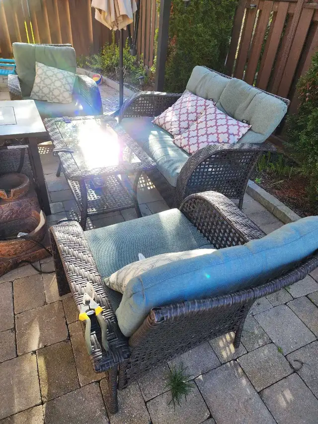 Patio set used for sale in Patio & Garden Furniture in Oakville / Halton Region - Image 2