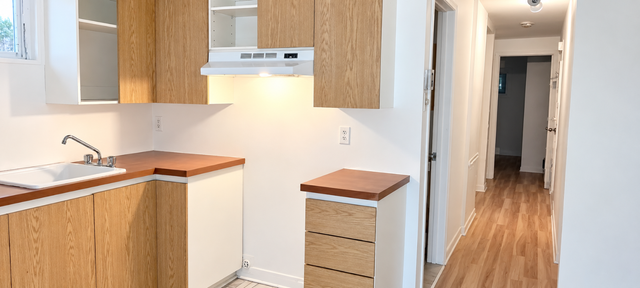 FOR RENT — 3½ — Plateau Mont-Royal (Montreal), Available Now