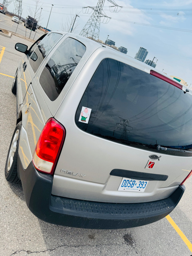 2005 Saturn Relay 7 seater ( LOW KM )  in Cars & Trucks in Markham / York Region - Image 3