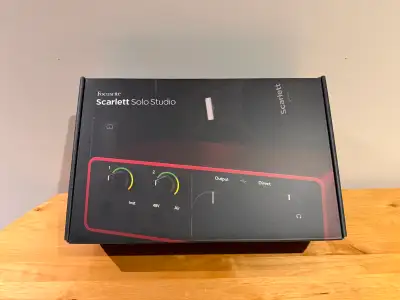 Focusrite Scarlett Solo Studio (4th Gen) NEUVE, View more