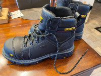 New Caterpillar safety boots, size-11.