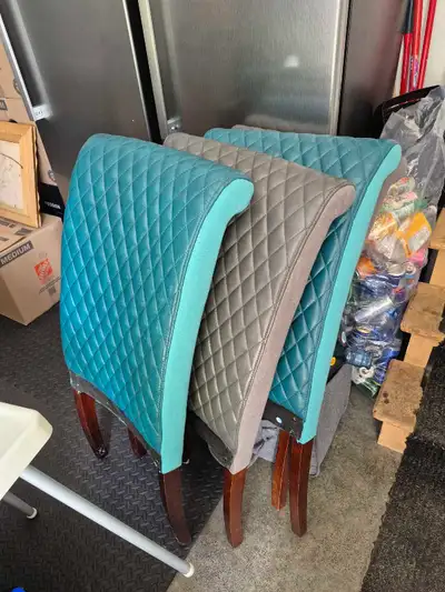 4 chaises cuirette/tissu, View more