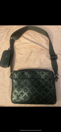 Louis Vuitton side bag 