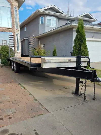 Original owners, well maintained 2007 SWS Trailer. 14,000 weight capacity. Recently sanded and repai...
