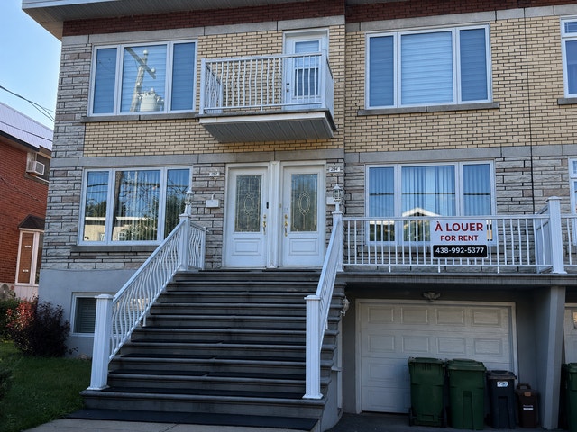 5 1/2 & Bachelor for Rent – Available October 1st - Lasalle — photo 1