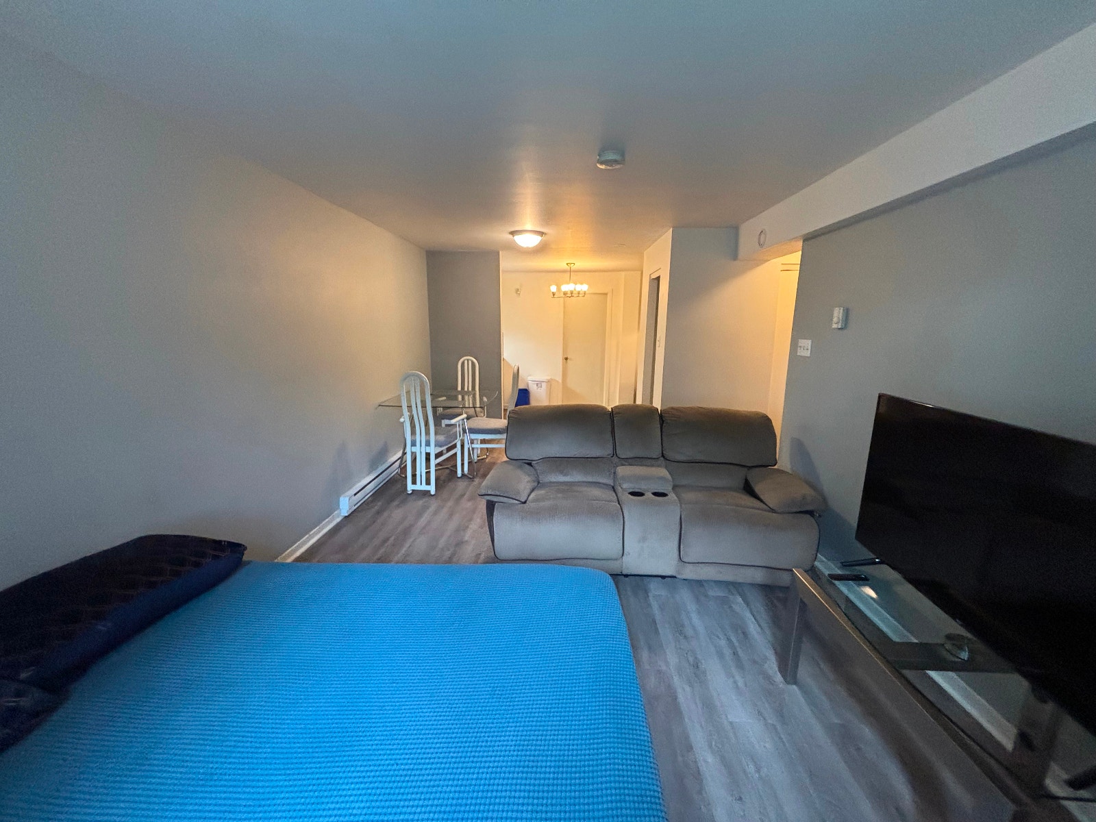 Apartment 2 1/2 Spacious Fully Furnished River View Near Highway — photo 2