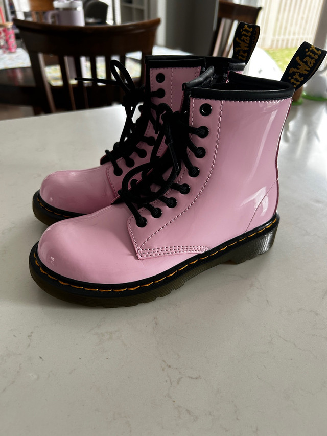 Like new - Kids Doc Martens - pink, size US 1  in Kids & Youth in Cambridge - Image 2