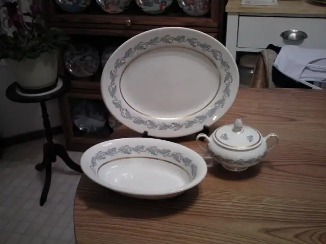 China Dinnerware set in Kitchen & Dining Wares in Regina - Image 4