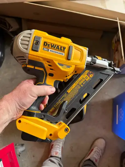 DEWALT DCN692 20V MAX XR Brushless 30° Framing Nailer, View more