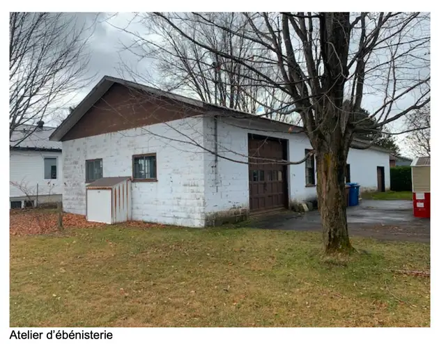 MAISON À VENDRE - COMMERCE EN ANNEXE ET ÉBÉNISTERIE in Commercial & Office Space for Sale in Thetford Mines - Image 3