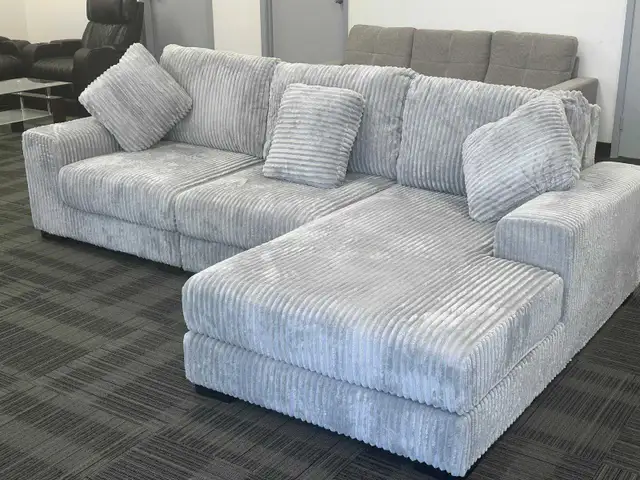 Sectional Sofa in Couches & Futons in City of Toronto - Image 2