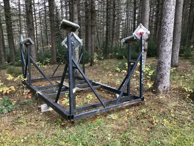 Sailboat stand. in Sailboats in Kingston - Image 2