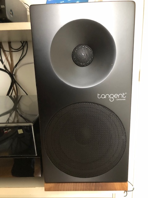 Tangent Spectrum X5 2-way Bookshelf Speakers Black in Speakers in Markham / York Region - Image 3