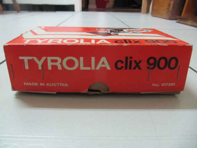 Vintage Tyrolia Clix 900 Heal Release Binding NIB Circa 1970-80s dans Art et objets de collection  à Région de Mississauga/Peel - Image 2