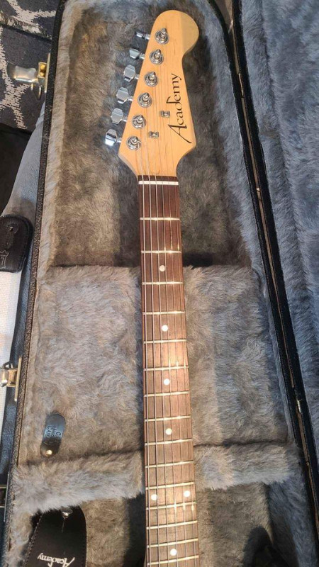 ACADEMY STRAT GUITAR W/ HARD CASE BOOKS EXTRA STRAP GIG BAG $180 in Guitars in City of Toronto - Image 3