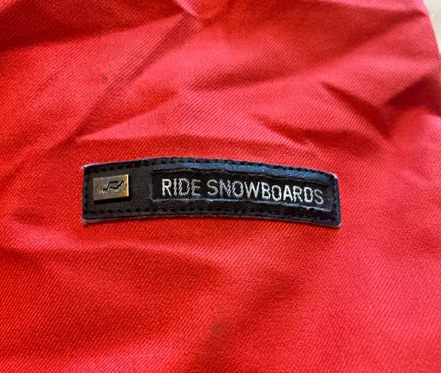 Men’s medium RIDE snowboard jacket in Snowboard in Calgary - Image 5