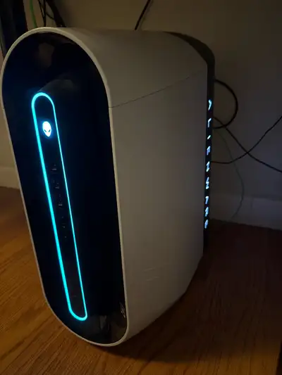 Alienware aurora r10 GPU: rtx 3080 10gb CPU: AMD ryzen 9 5950X 16 core Ram: 32gb ddr4(2 sticks 16gb)...