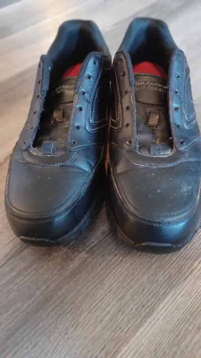 Size 11 restaurant kitchen non-slip shoes for sale. Paid $100 and only used for 1 week. Asking $40 O...