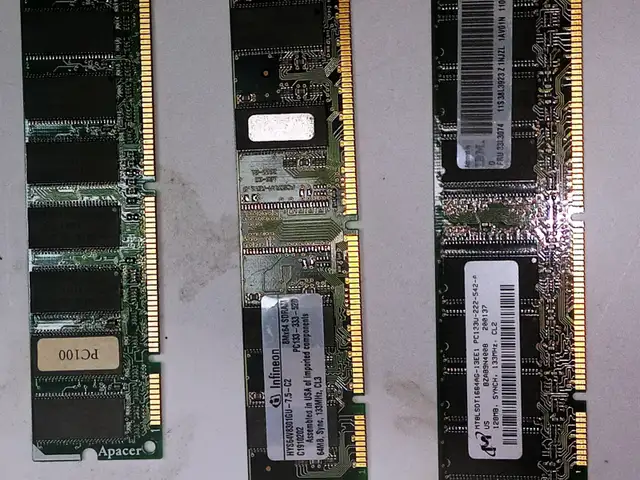 Old RAM (DRAM) – SDRAM, DDR, DDR2 from $5.00 in System Components in Mississauga / Peel Region - Image 5