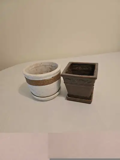 2 Plant Pots, View more