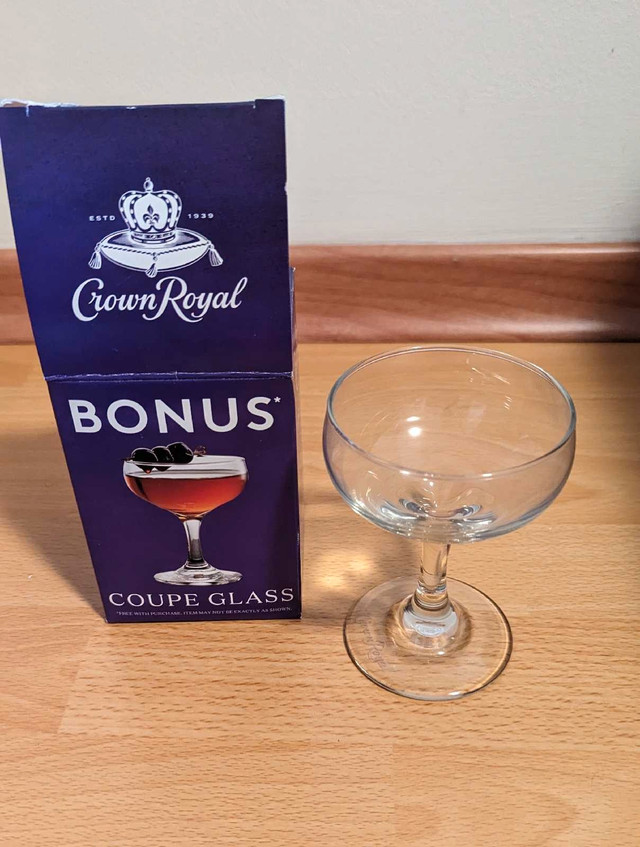 Brand New Crown Royal Couple Glass in Arts & Collectibles in City of Toronto - Image 4