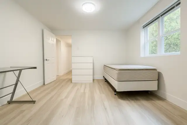 McMaster Male students; Reno’d apt. INCL. Utilities, Furniture…63860084806529123