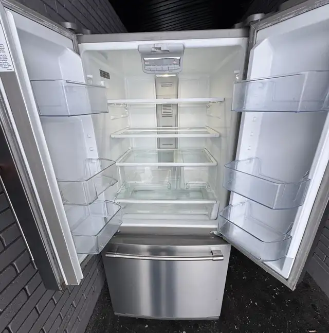 Maytag 30” fridge - delivery possible  in Refrigerators in West Island - Image 4