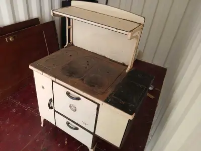Antique Mclary wood stove/oven..500 obo