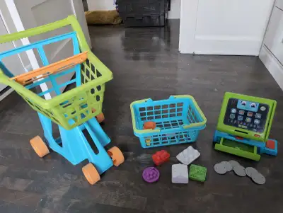 Kit épicerie pour jeux de rôle - chariot à roulettes - paniers et aliments - caisse et argent La cai...