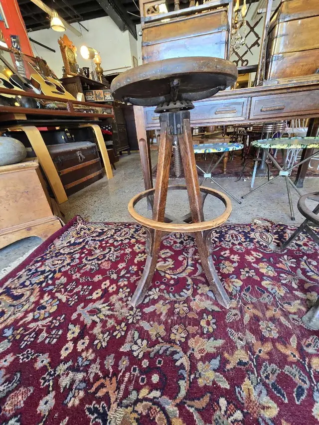 Industrial Stool in Chairs & Recliners in City of Toronto - Image 3