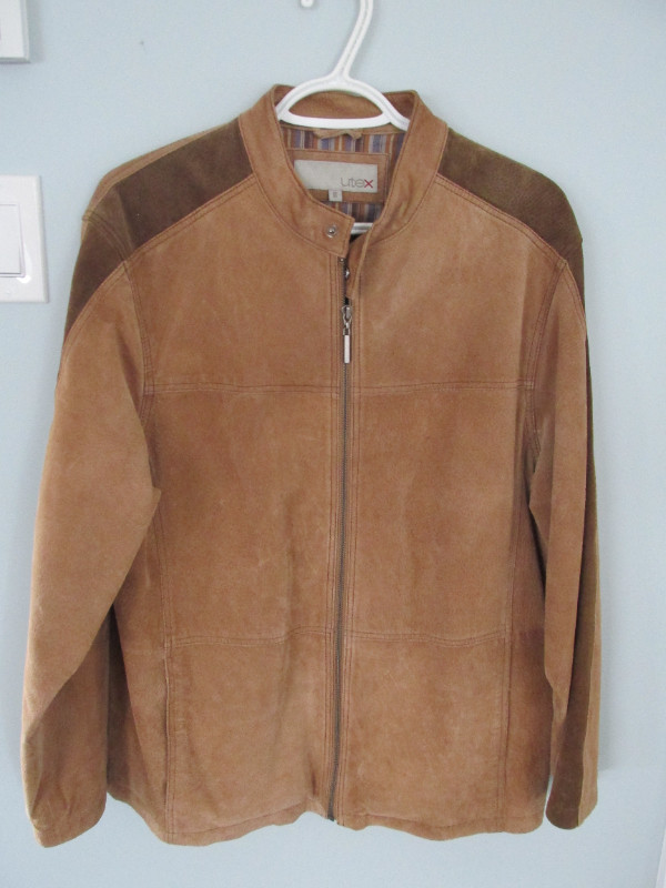 manteau de suède, taille M, brun  , homme dans Femmes - Hauts et vêtements d'extérieur  à Victoriaville