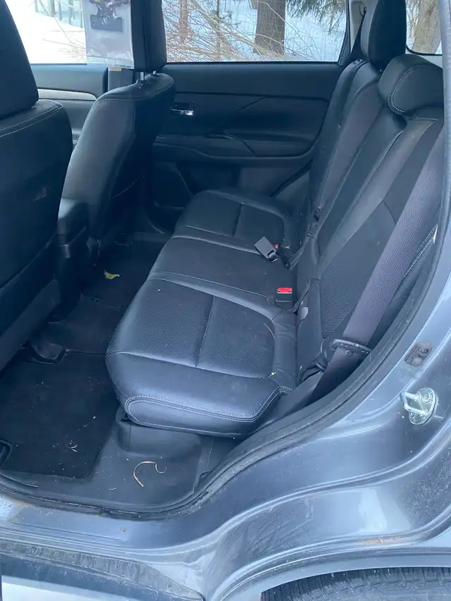 2015 Mitsubishi Outlander *certified in Cars & Trucks in Napanee - Image 7