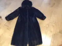 Manteau vison/femelle avec capuchon, 8 ans……..850$